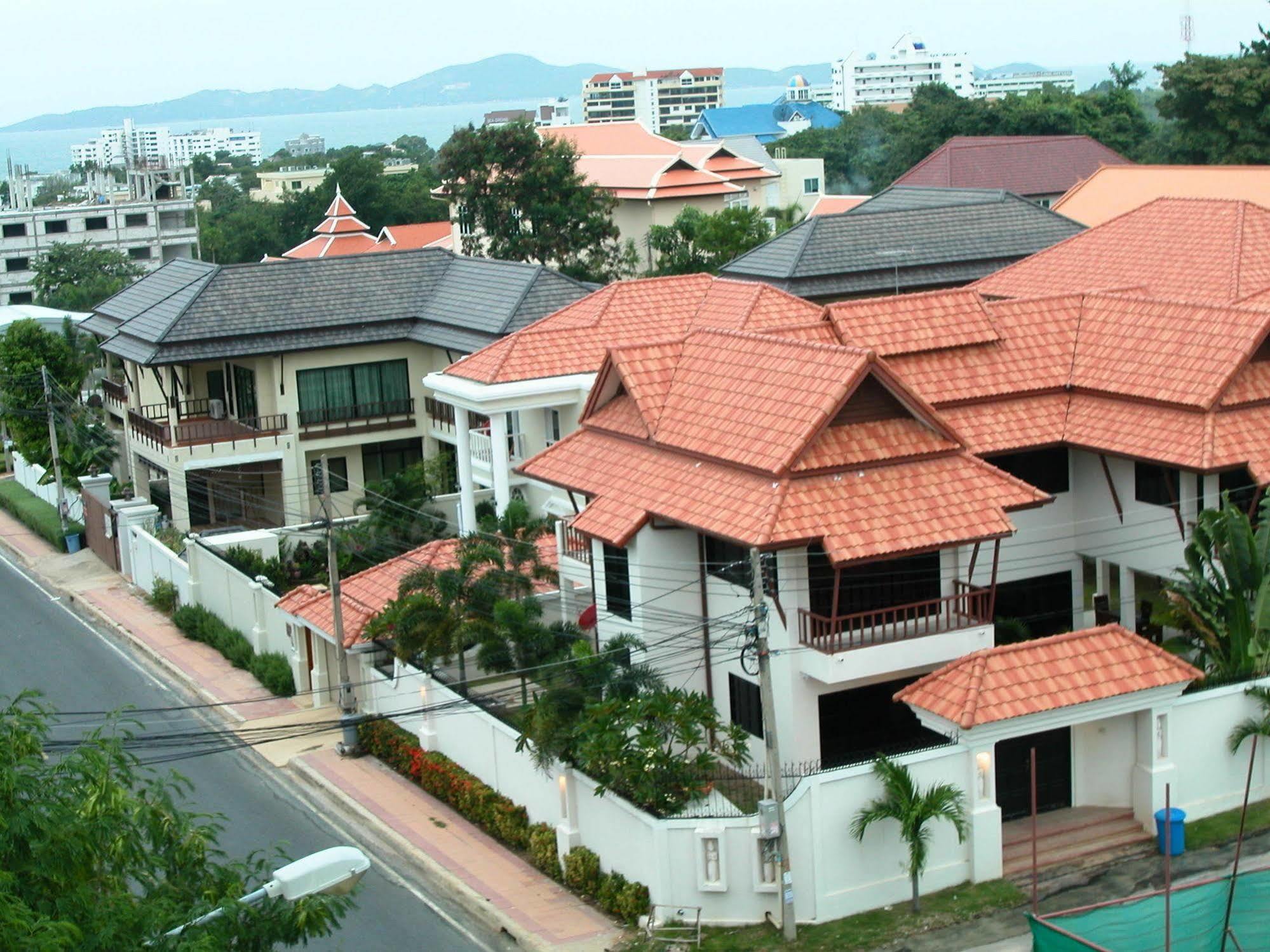 Paramita Pattaya Esterno foto